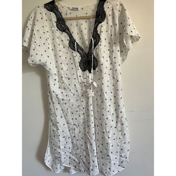 Blanche Vintage Women's Medium Lace-Trim Chemise Nightgown - Picture 1 of 9